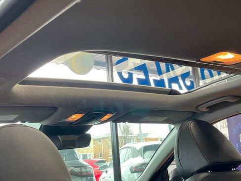 Used 2025 Hyundai Elantra Limited image 17