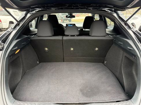 Used 2018 Toyota C-HR XLE image 18