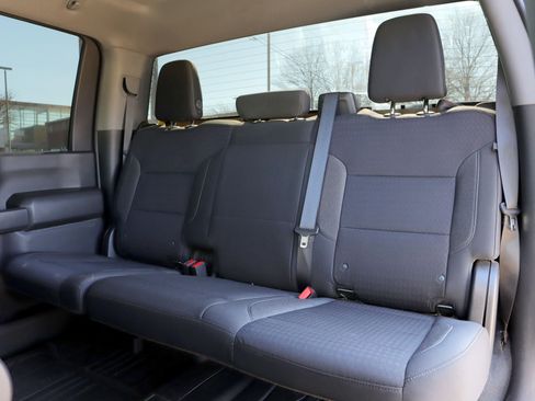 Used 2024 Chevrolet Silverado 2500 Custom w/ Custom Convenience Package image 8