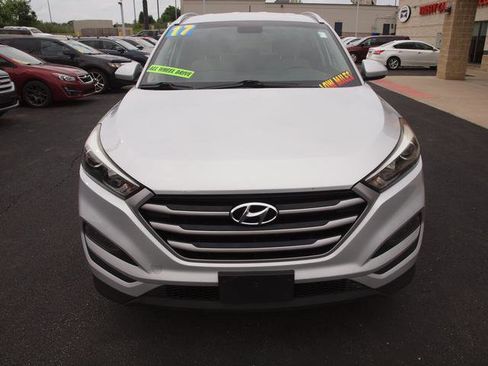Used 2017 Hyundai Tucson SE AWD/4WD image 4