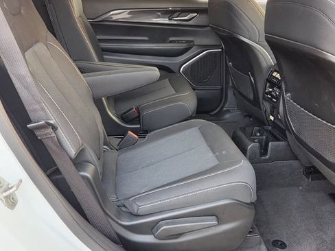 Used 2021 Jeep Grand Cherokee L Laredo w/ Luxury Tech Group I RWD image 16