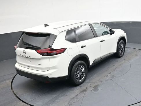 Used 2024 Nissan Rogue S image 23