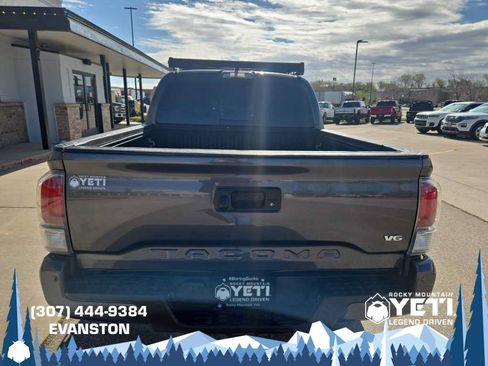 Used 2022 Toyota Tacoma TRD Off-Road w/ Technology Package AWD/4WD image 4
