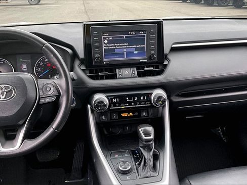 Used 2021 Toyota RAV4 XLE Premium image 6