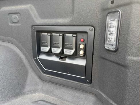 Used 2025 GMC Sierra EV Denali AWD/4WD image 27