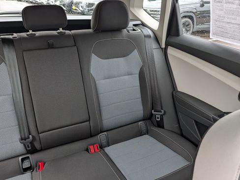 Certified 2025 Volkswagen Taos S AWD/4WD image 14