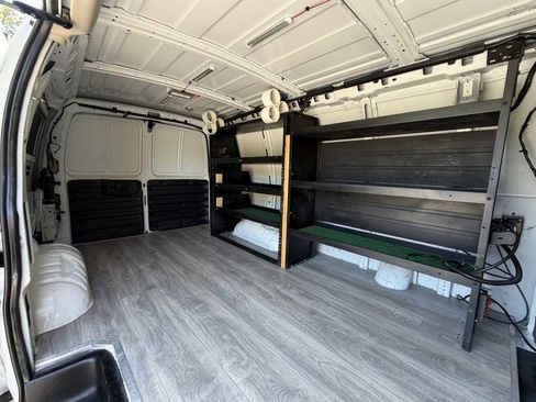 Used 2012 Chevrolet Express 2500 RWD image 19