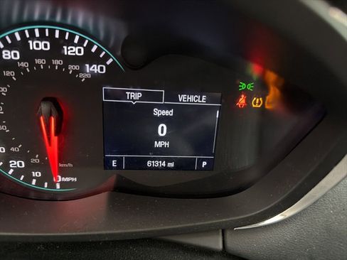 Used 2020 Chevrolet Trax LT w/ LT Convenience Package image 9