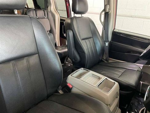 Used 2015 Chrysler Town & Country Touring-L w/ Driver Convenience Group FWD image 81