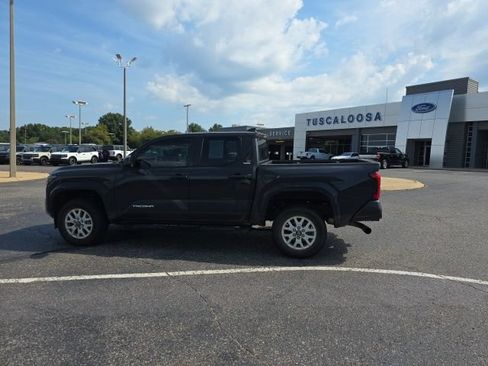 Used 2025 Toyota Tacoma SR5 RWD image 6