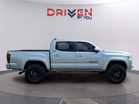 Used 2022 Toyota Tacoma SR5 image 6