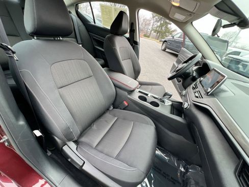 Used 2025 Nissan Altima 2.5 SV image 25