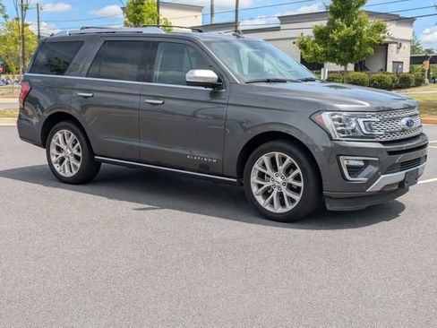 Used 2019 Ford Expedition Platinum RWD image 2