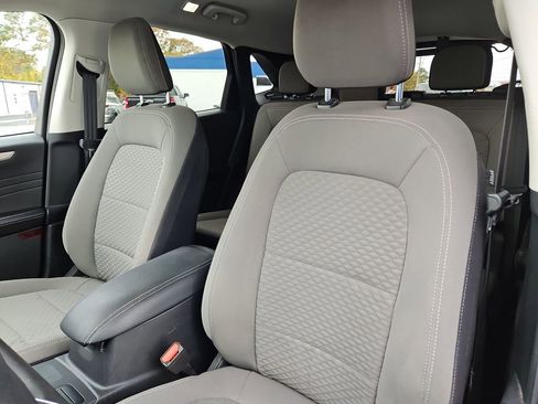 Used 2021 Ford Escape SE image 21