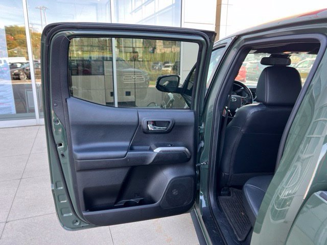Used 2021 Toyota Tacoma Limited AWD/4WD image 28