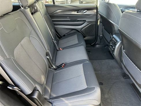 Certified 2023 Jeep Grand Cherokee L Laredo image 14