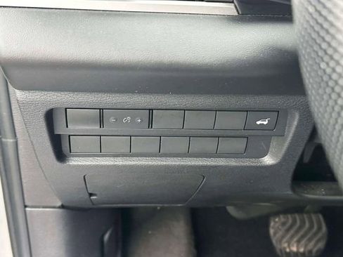 Used 2023 Mitsubishi Outlander SE AWD/4WD image 21