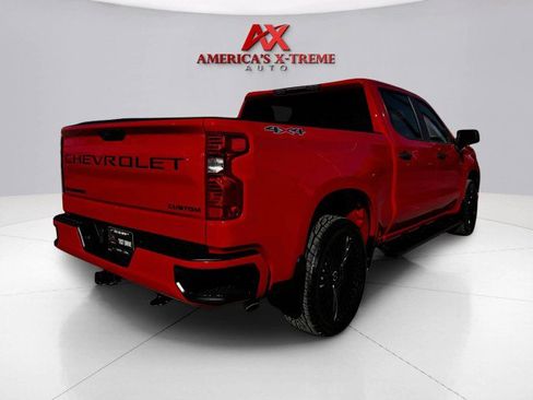 Used 2022 Chevrolet Silverado 1500 Custom w/ LPO, Blackout Package image 5