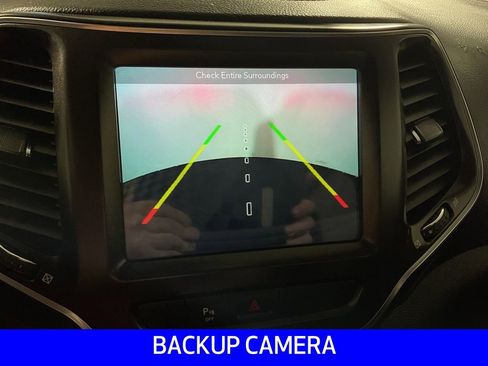 Used 2019 Jeep Cherokee Trailhawk w/ Comfort/Convenience Group image 5