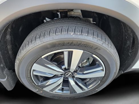 Used 2024 Nissan Rogue SL w/ SL Premium Package image 37