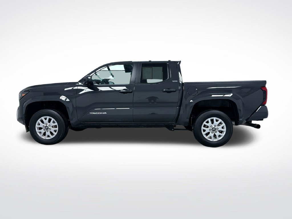 Certified 2024 Toyota Tacoma SR5 AWD/4WD image 12