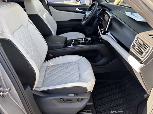 New 2026 Volkswagen Atlas Cross Sport SEL Premium R-Line image 8