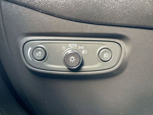 Certified 2020 Chevrolet Equinox Premier FWD image 17