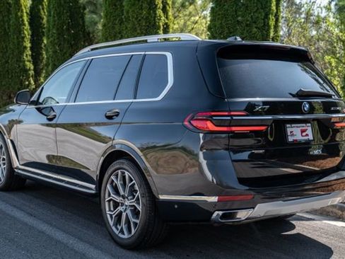 Used 2023 BMW X7 xDrive40i w/ Parking Assistance Package image 15