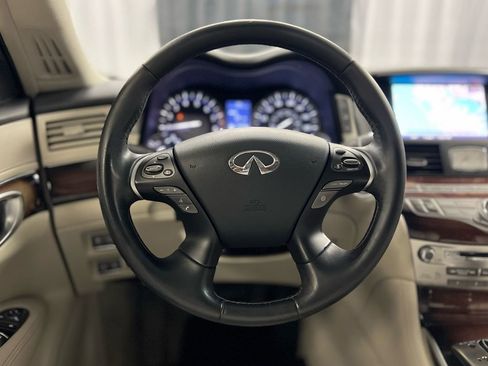 Used 2015 INFINITI Q70 L 5.6 w/ V8 Deluxe Technology Package image 28