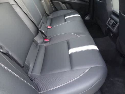 Used 2025 Toyota Camry SE FWD image 10