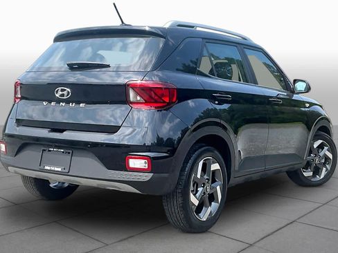 Used 2025 Hyundai Venue SEL FWD image 12