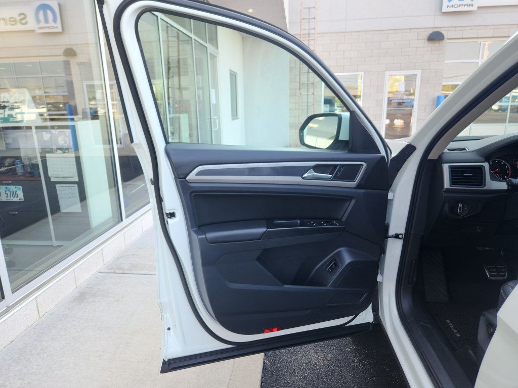 Used 2021 Volkswagen Atlas SE w/ Panoramic Sunroof Package AWD/4WD image 21