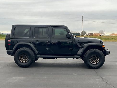 Used 2021 Jeep Wrangler Unlimited Sahara AWD/4WD image 3