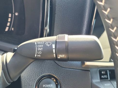 Used 2025 Toyota Camry SE image 17