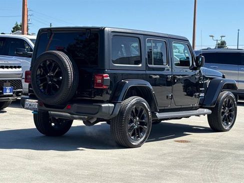 Used 2023 Jeep Wrangler Unlimited Sahara AWD/4WD image 3
