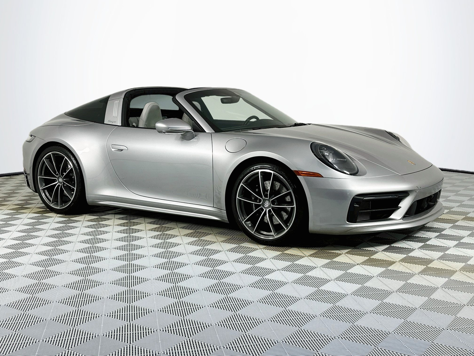 Used 2024 Porsche 911 Targa 4S AWD/4WD image 3