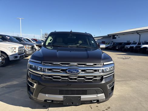 Used 2024 Ford Expedition Max Platinum image 2