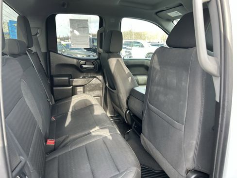 Used 2023 Chevrolet Silverado 1500 Custom image 17