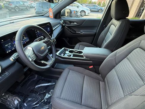 Used 2026 Chevrolet Equinox LT image 9