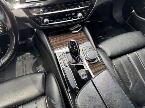 Used 2020 BMW 530i xDrive w/ Convenience Package image 39