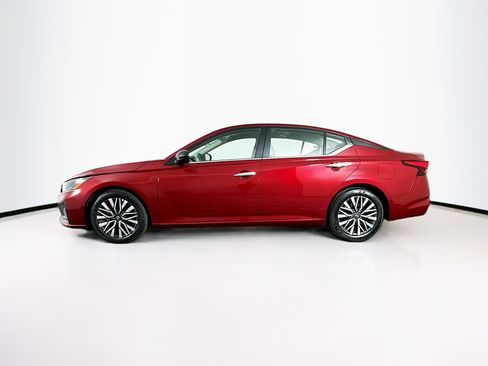 Used 2025 Nissan Altima 2.5 SV image 4