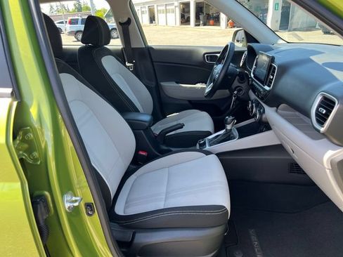 Used 2023 Hyundai Venue SEL w/ Cargo Package FWD image 9