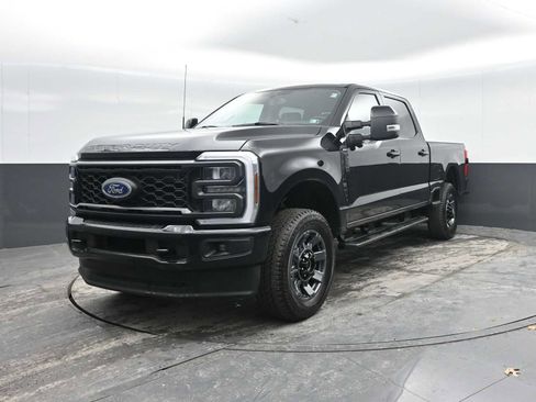 Used 2024 Ford F250 Lariat w/ Sport Appearance Package image 5