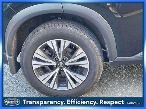 Certified 2021 Nissan Rogue SV image 9