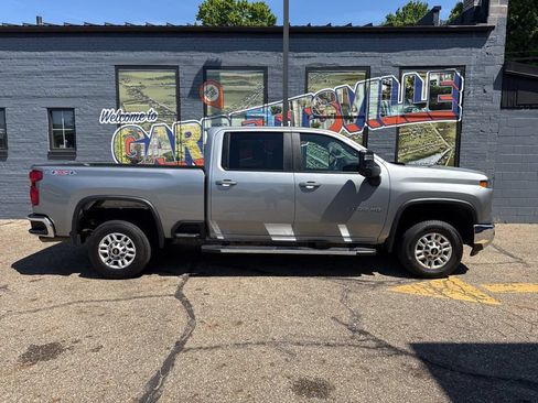 Used 2025 Chevrolet Silverado 2500 LT w/ Convenience Package AWD/4WD image 33