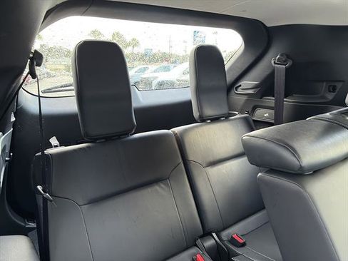 Used 2025 Mitsubishi Outlander SE image 11