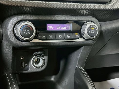 Used 2018 Nissan Kicks SV FWD image 15