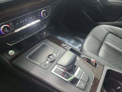 Used 2019 Audi Q5 2.0T Premium Plus AWD/4WD image 27