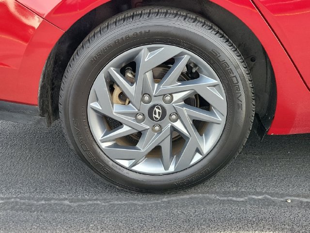 Used 2024 Hyundai Elantra SEL FWD image 5