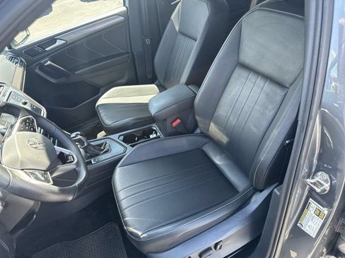 Used 2024 Volkswagen Tiguan SE R-Line FWD image 15